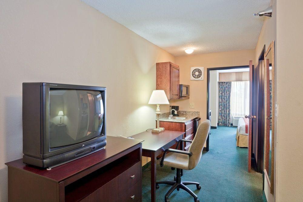 Best Western Plus Liberal Hotel & Suites מראה חיצוני תמונה