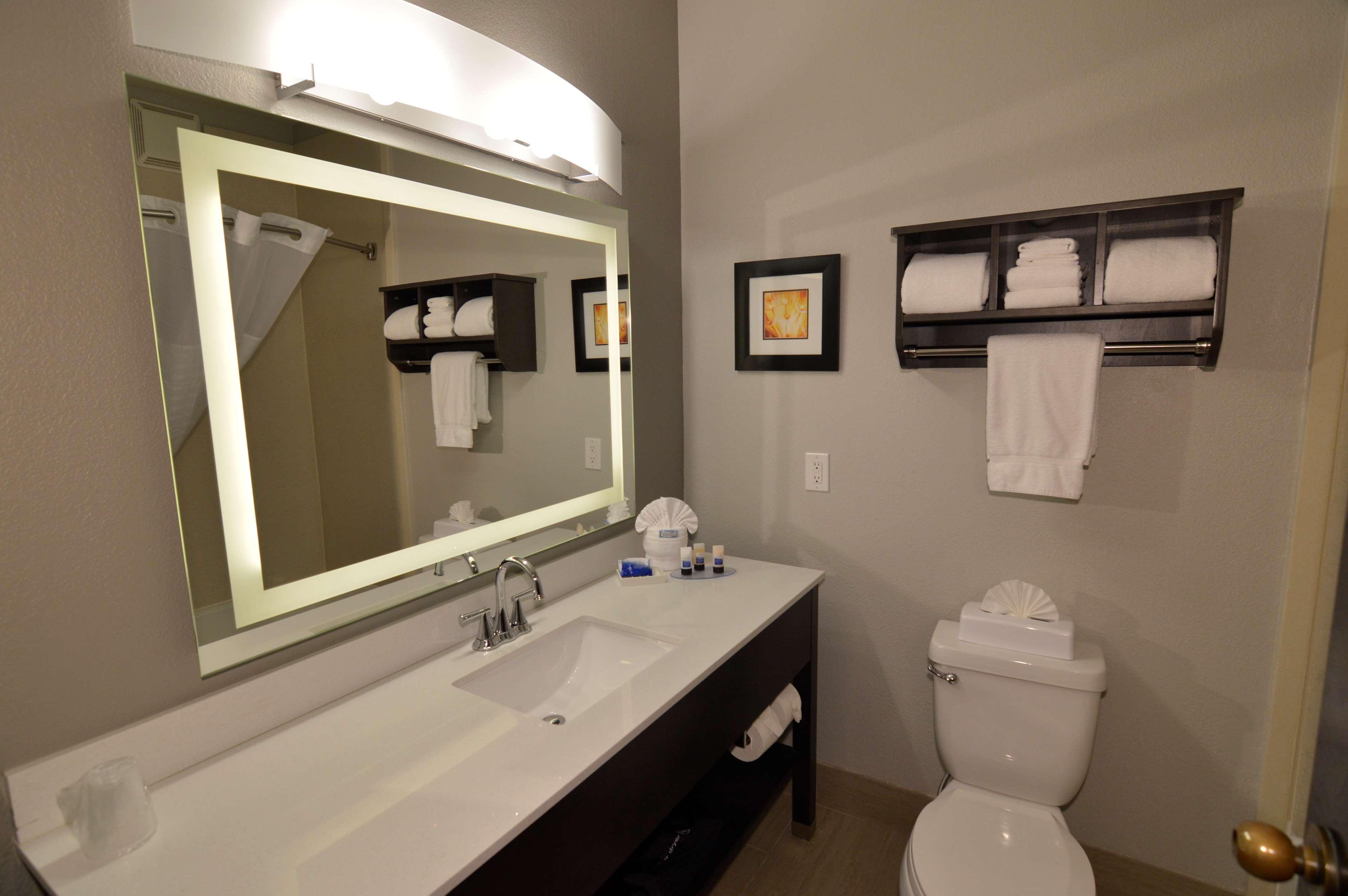 Best Western Plus Liberal Hotel & Suites מראה חיצוני תמונה