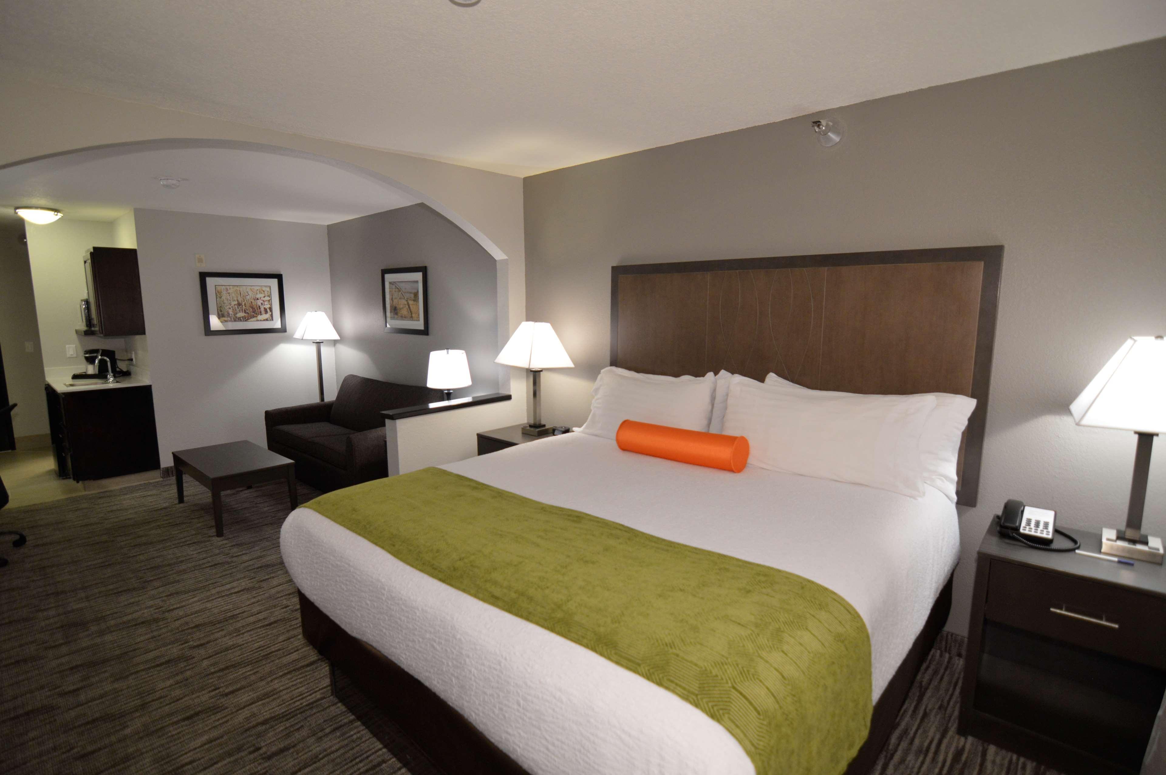 Best Western Plus Liberal Hotel & Suites מראה חיצוני תמונה