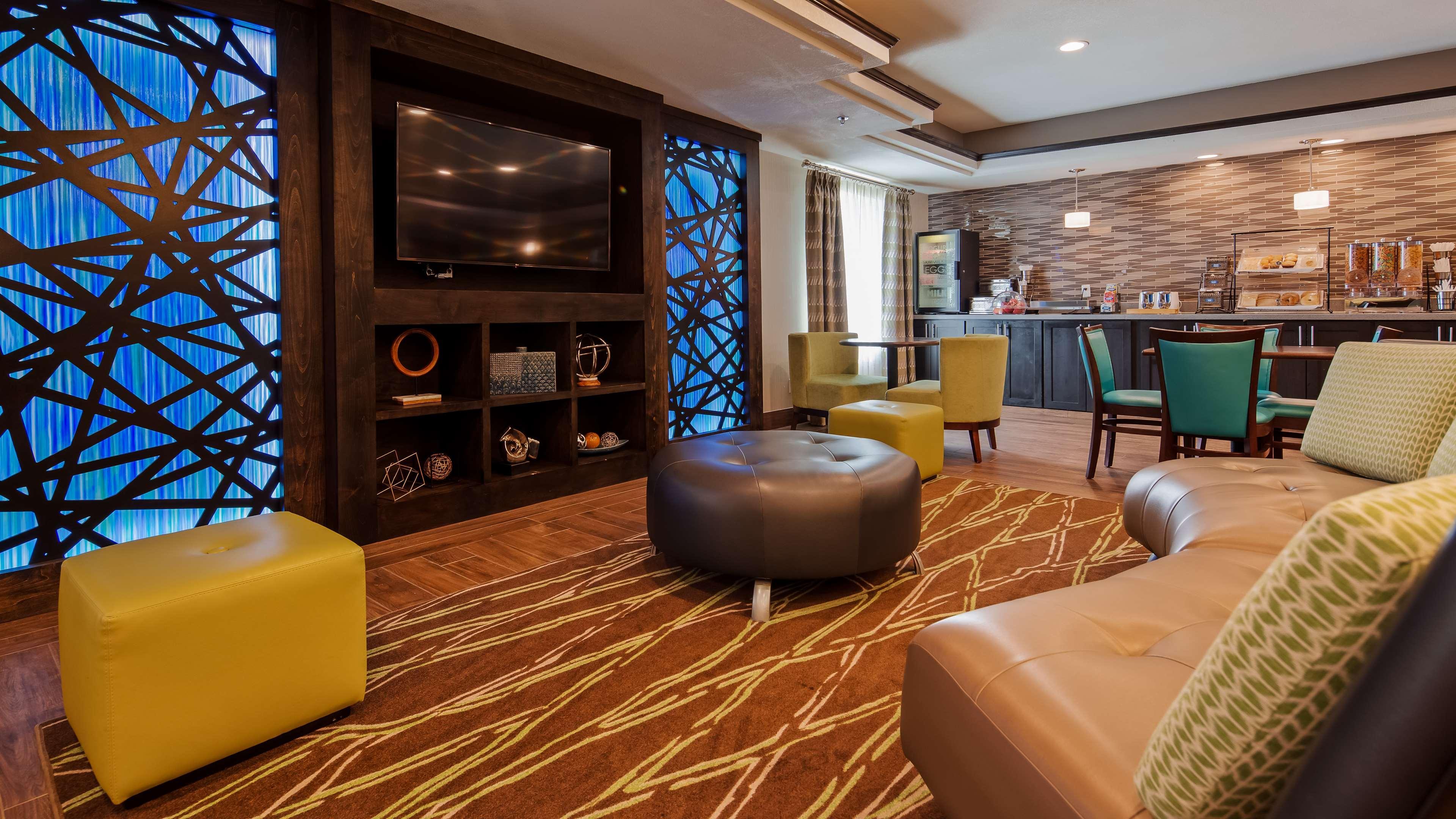 Best Western Plus Liberal Hotel & Suites מראה חיצוני תמונה