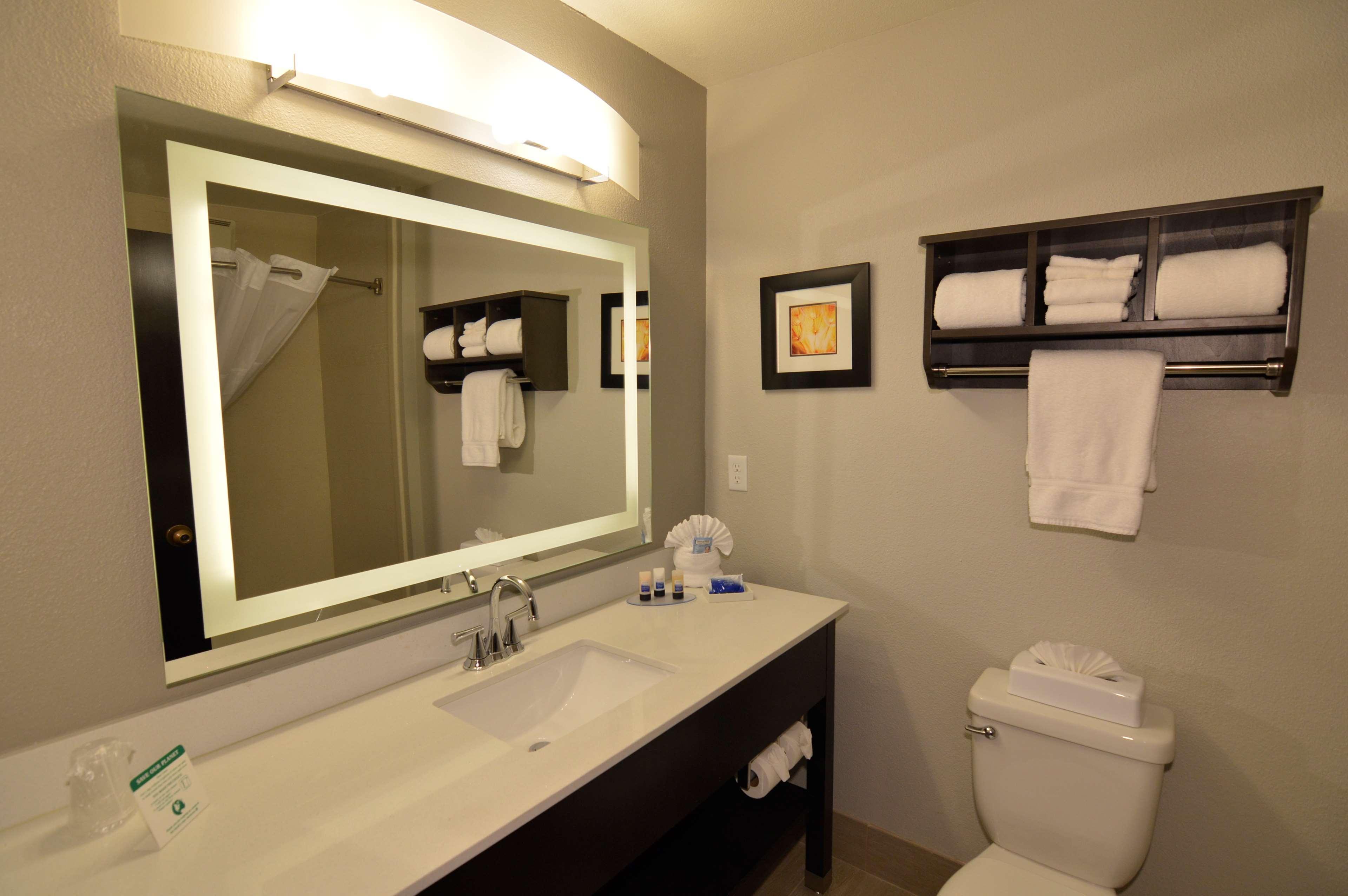 Best Western Plus Liberal Hotel & Suites מראה חיצוני תמונה