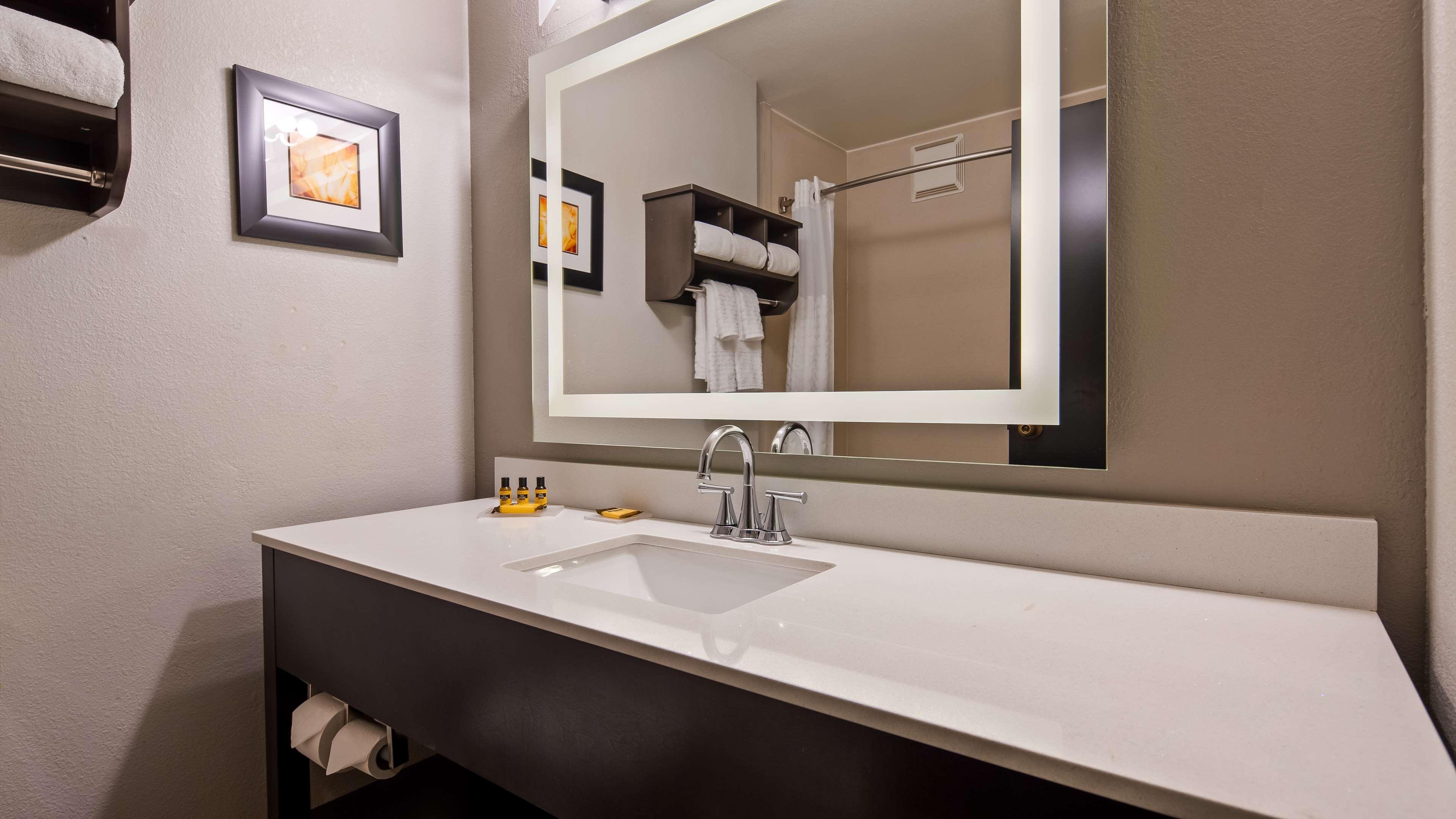Best Western Plus Liberal Hotel & Suites מראה חיצוני תמונה