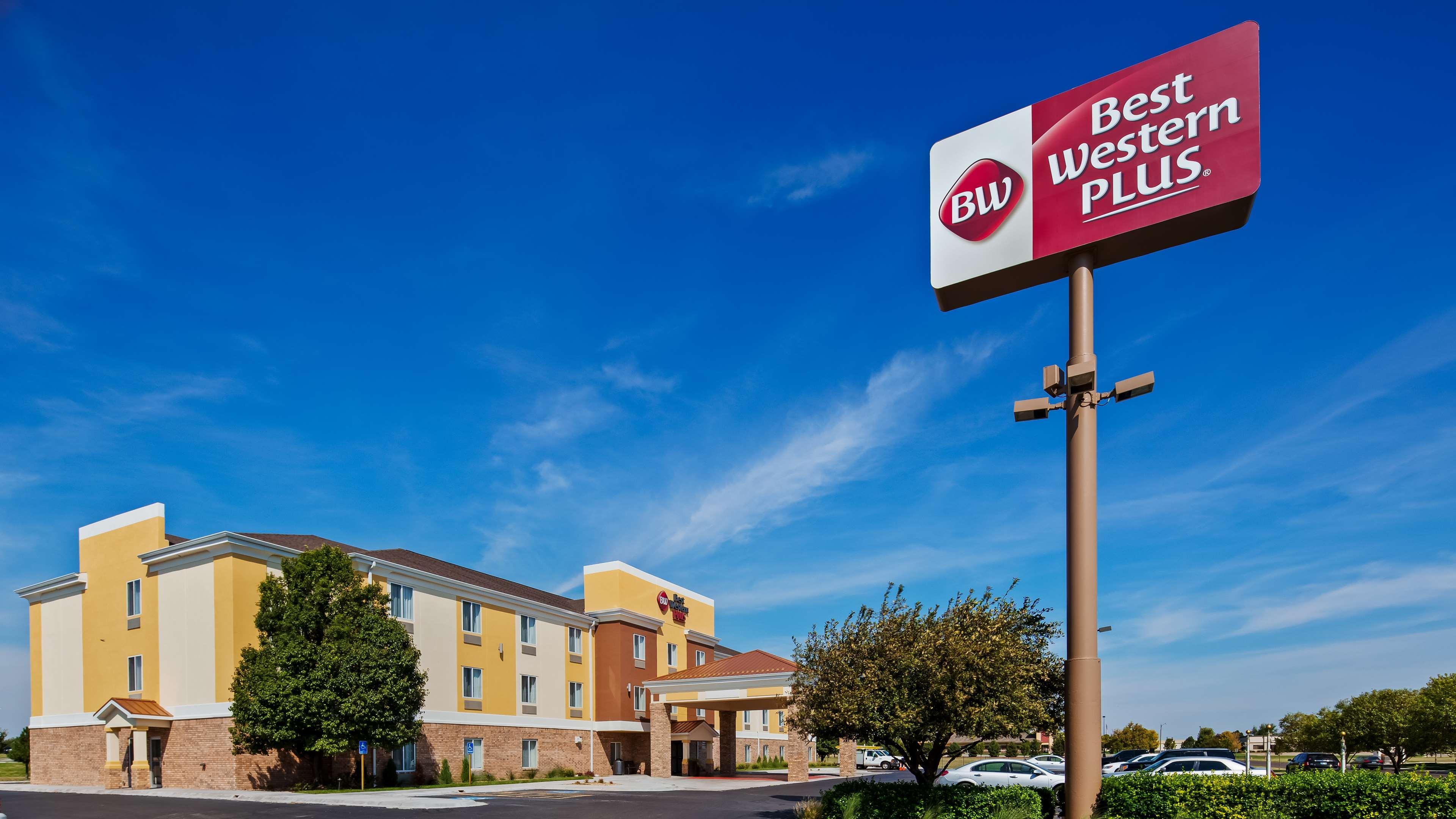 Best Western Plus Liberal Hotel & Suites מראה חיצוני תמונה