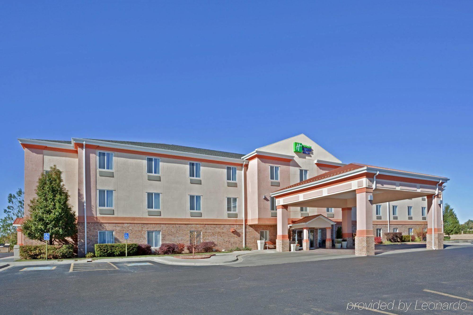 Best Western Plus Liberal Hotel & Suites מראה חיצוני תמונה