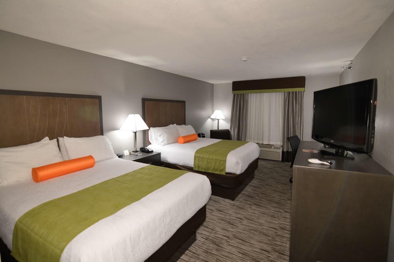 Best Western Plus Liberal Hotel & Suites מראה חיצוני תמונה